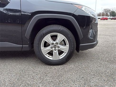 Used 2021 Toyota RAV4 XLE image 9