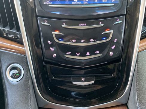 Used 2016 Cadillac Escalade Premium image 21