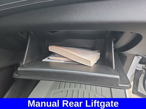 Used 2017 GMC Yukon SLE w/ HD Trailering Package image 12