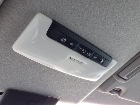 Used 2022 Nissan Kicks SV FWD image 25