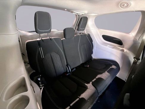 Certified 2023 Chrysler Voyager LX image 29