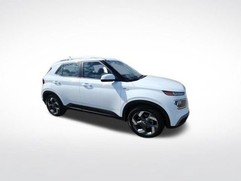 Used 2023 Hyundai Venue SEL FWD image 12