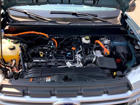Used 2022 Ford Maverick Lariat w/ Lariat Luxury Package FWD image 10