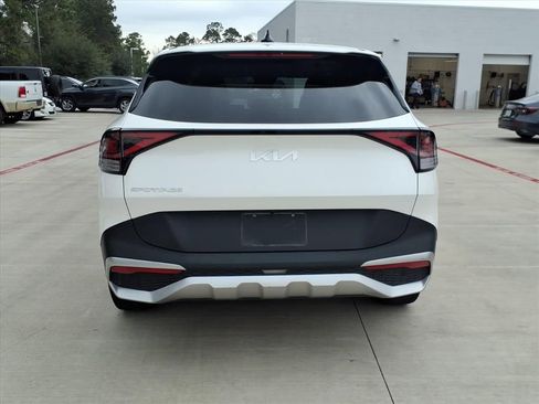 Used 2024 Kia Sportage LX image 7