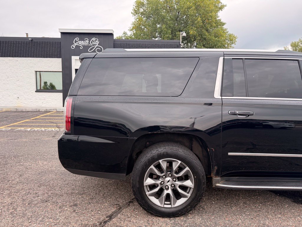 Used 2017 GMC Yukon XL Denali w/ Open Road Package AWD/4WD image 4