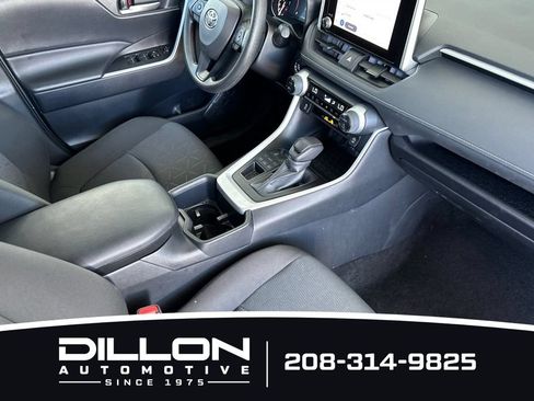 Used 2025 Toyota RAV4 XLE AWD/4WD image 18