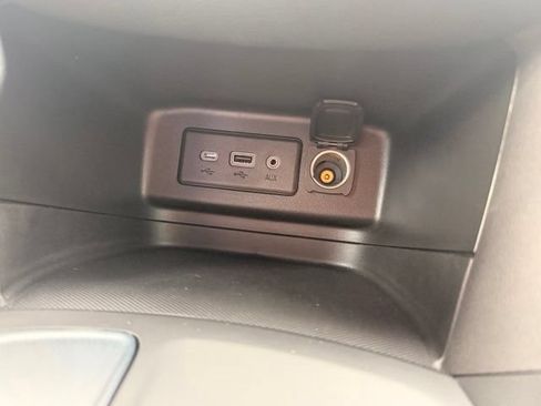 Used 2020 Chevrolet Equinox LT FWD image 24