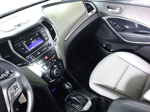 Used 2018 Hyundai Santa Fe Sport image 29