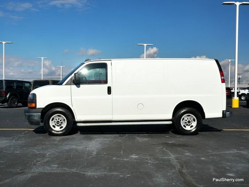Used 2024 GMC Savana 2500 w/ Driver Convenience Package image 7