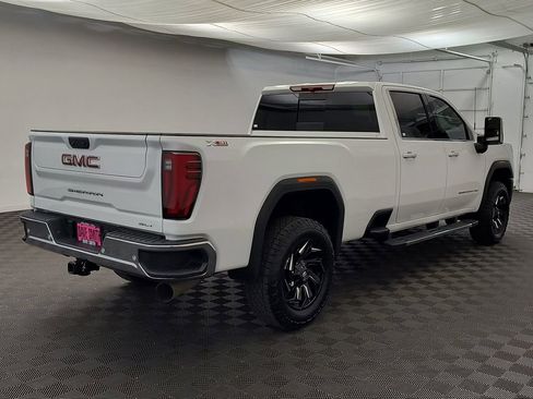 Used 2024 GMC Sierra 2500 SLT w/ SLT Premium Package image 9