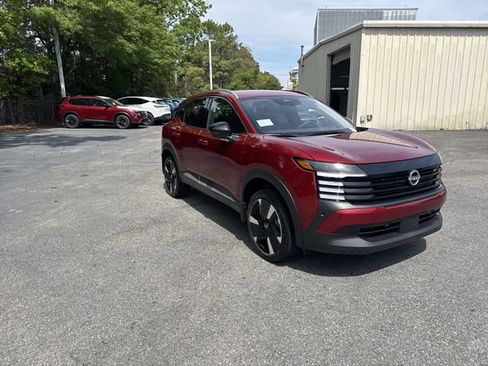New 2026 Nissan Kicks SR FWD image 3