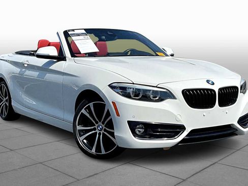 Used 2020 BMW 230i Convertible w/ Premium Package image 2