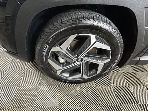 Certified 2024 Hyundai Tucson Limited AWD/4WD image 9