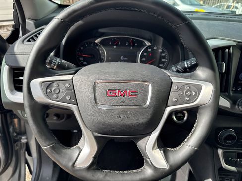 Used 2023 GMC Terrain SLT w/ Tech Package image 22