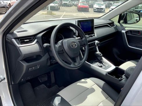 Used 2025 Toyota RAV4 LE image 17