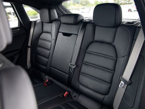 Certified 2025 Porsche Macan GTS AWD/4WD image 21