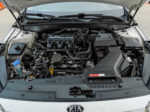 Used 2019 Kia Cadenza Premium image 53