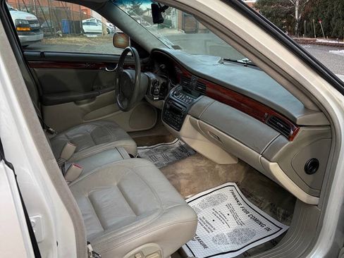 Used 2001 Cadillac De Ville w/ Comfort/Convenience Pkg FWD image 8