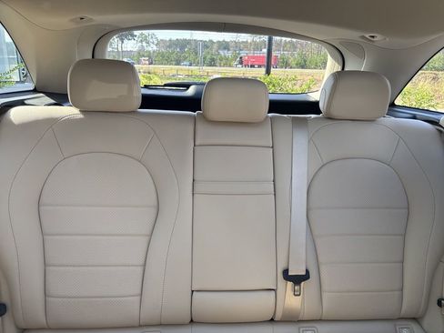 Used 2022 Mercedes-Benz GLC 300 w/ Premium Package Lite image 25