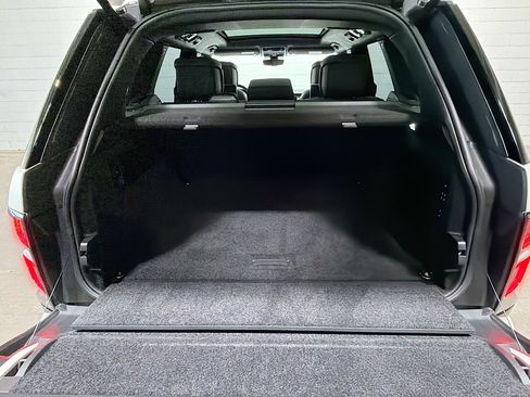 Used 2021 Land Rover Range Rover SV Autobiography Dynamic image 13