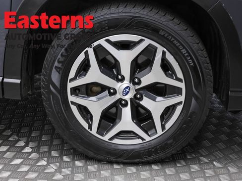 Used 2023 Subaru Forester Premium AWD/4WD image 35