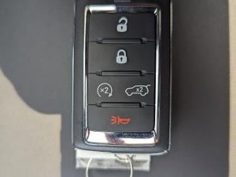 Used 2022 Jeep Grand Cherokee Overland image 23