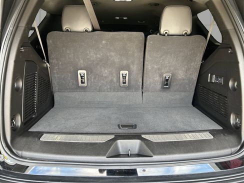 Used 2025 GMC Yukon Denali AWD/4WD image 11