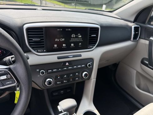 Used 2022 Kia Sportage LX FWD image 29