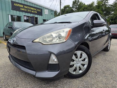 Used 2012 Toyota Prius C One FWD image 2