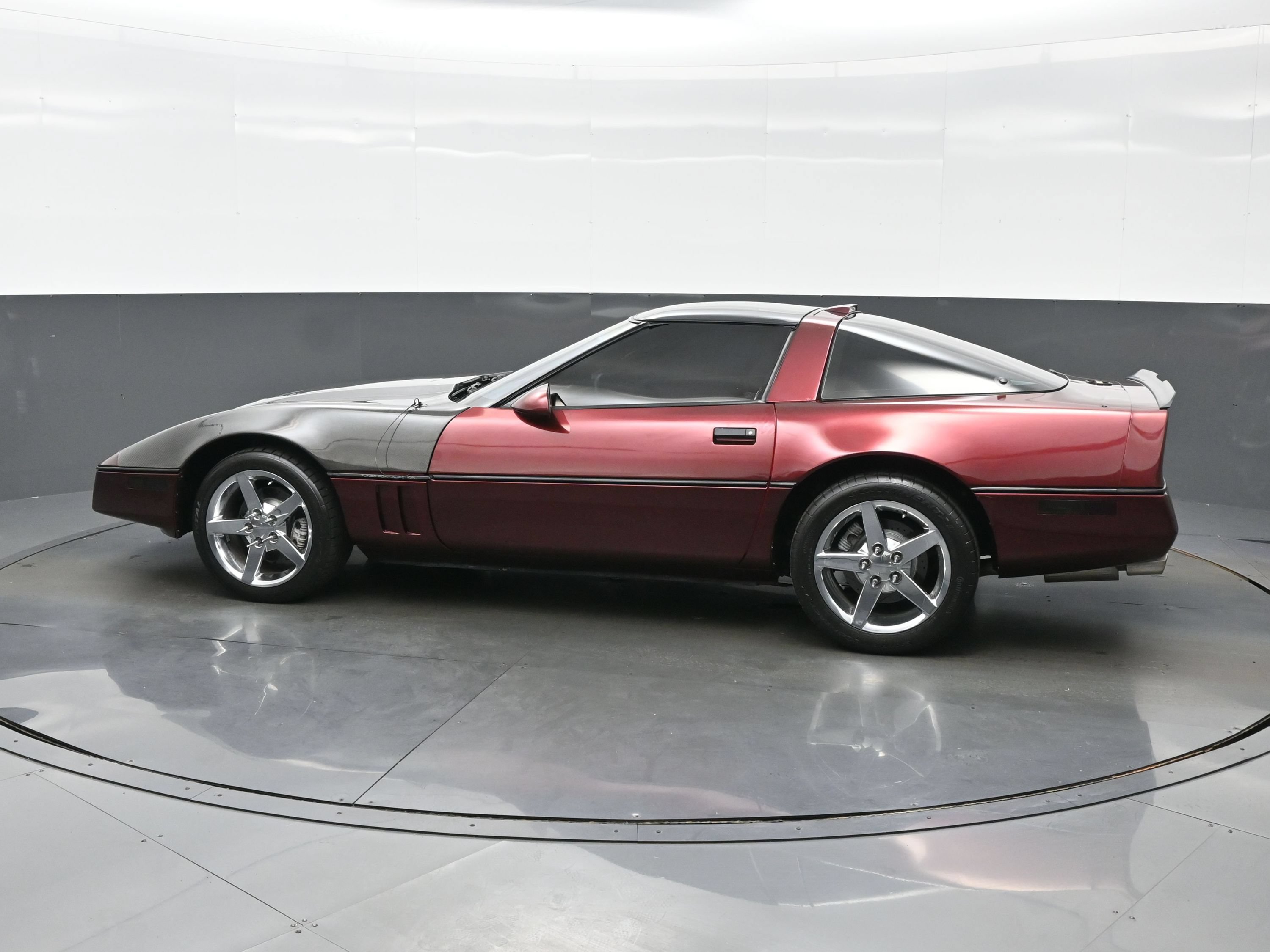 Used 1989 Chevrolet Corvette Coupe RWD image 3