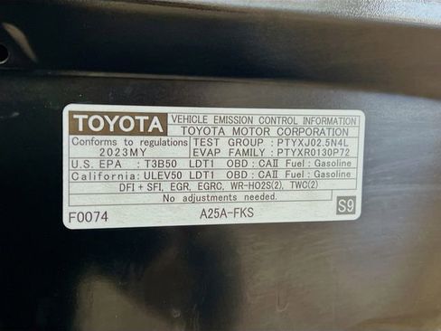 Used 2023 Toyota RAV4 Adventure image 31