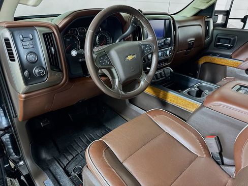 Used 2016 Chevrolet Silverado 2500 High Country w/ Duramax Plus Package AWD/4WD image 7