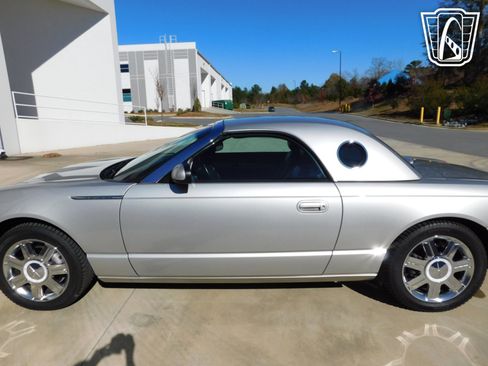 Used 2005 Ford Thunderbird image 13