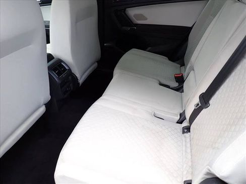 Used 2018 Volkswagen Tiguan S AWD/4WD image 9