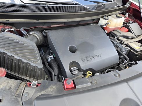 Used 2023 Chevrolet Traverse RS FWD image 17