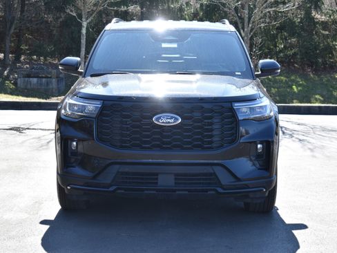 Used 2025 Ford Explorer ST-Line AWD/4WD image 2