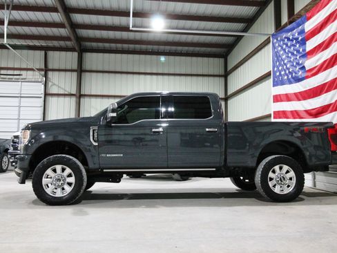 Used 2021 Ford F250 Platinum image 5