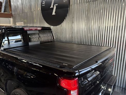 Used 2021 Chevrolet Silverado 1500 High Country w/ Technology Package image 27