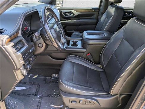 Used 2021 Chevrolet Suburban Premier w/ Premium Package AWD/4WD image 16