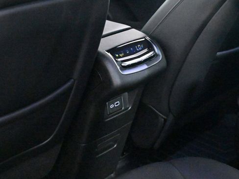 Used 2024 Cadillac XT6 Premium Luxury image 18