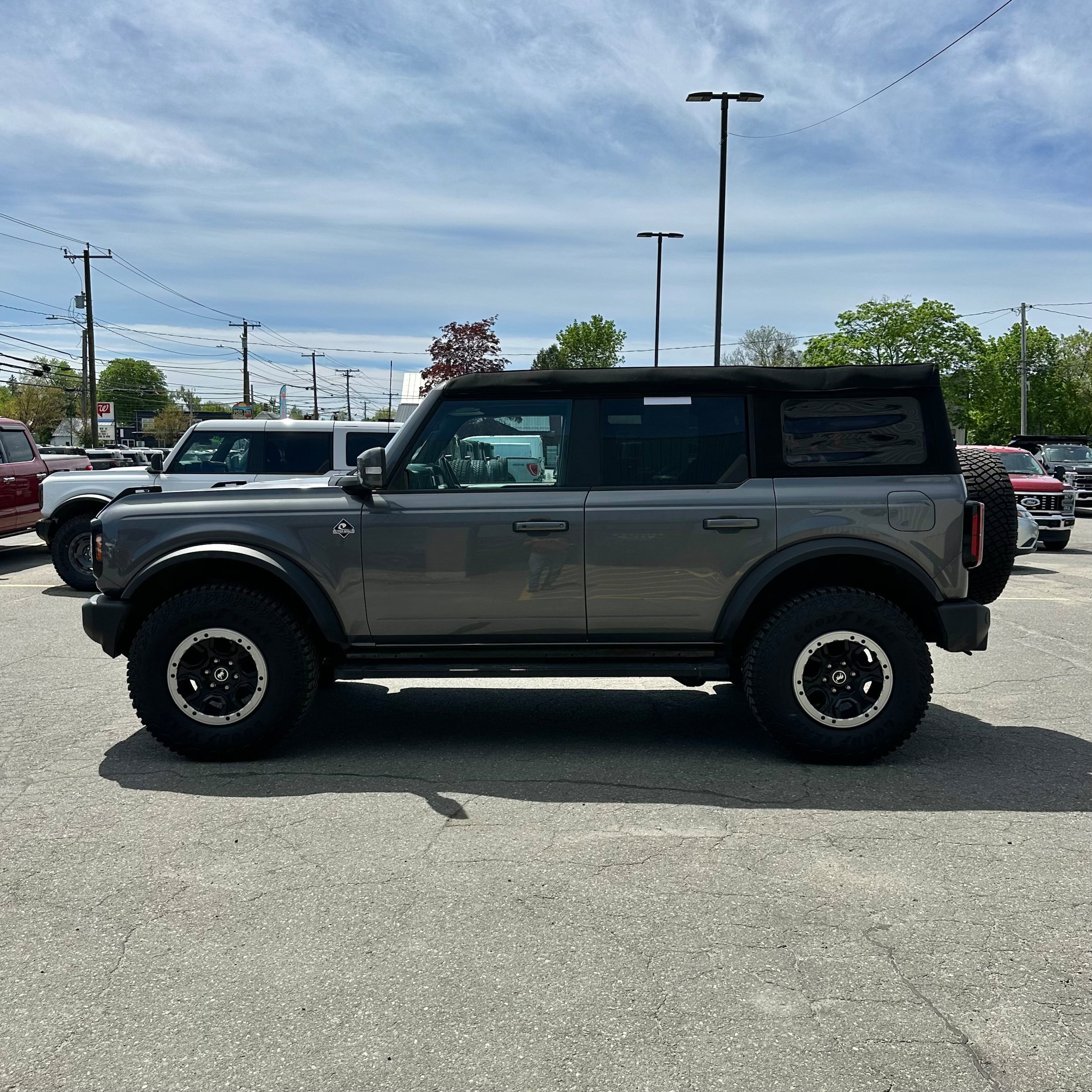 Used 2023 Ford Bronco Outer Banks w/ Sasquatch Package AWD/4WD image 6