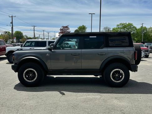 Used 2023 Ford Bronco Outer Banks w/ Sasquatch Package AWD/4WD image 6