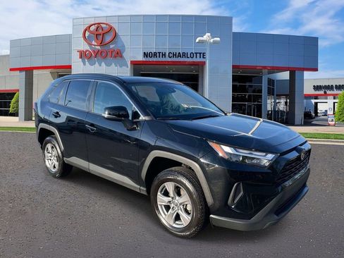 Used 2024 Toyota RAV4 XLE FWD image 3