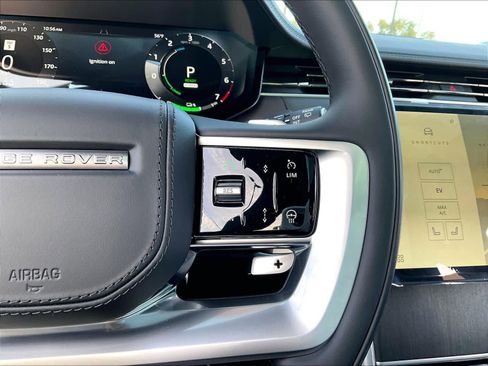 New 2025 Land Rover Range Rover SE image 18