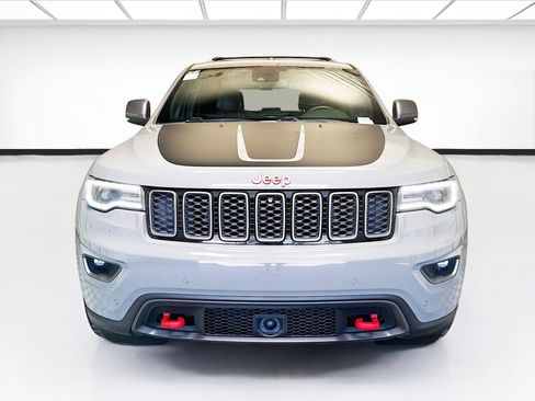 Used 2019 Jeep Grand Cherokee Trailhawk w/ Trailhawk Luxury Group AWD/4WD image 2