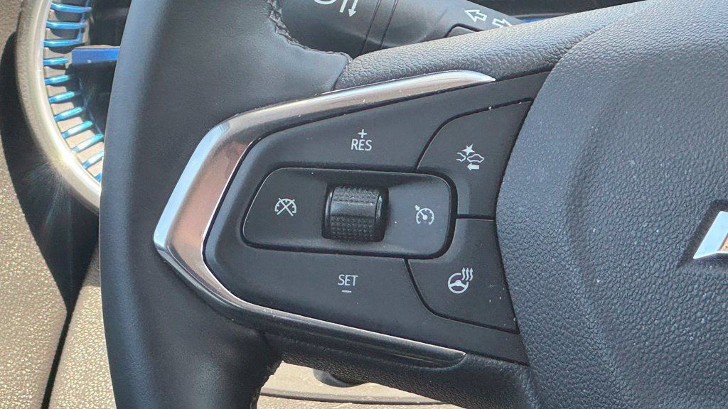 Used 2026 Chevrolet Trax LT w/ LT Convenience Package FWD image 15