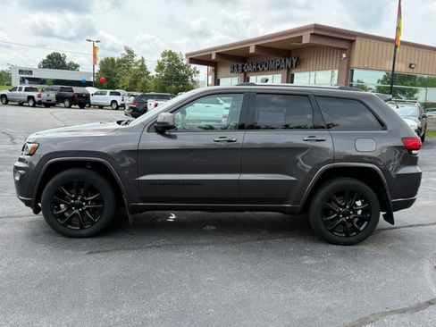 Used 2020 Jeep Grand Cherokee Altitude AWD/4WD image 5