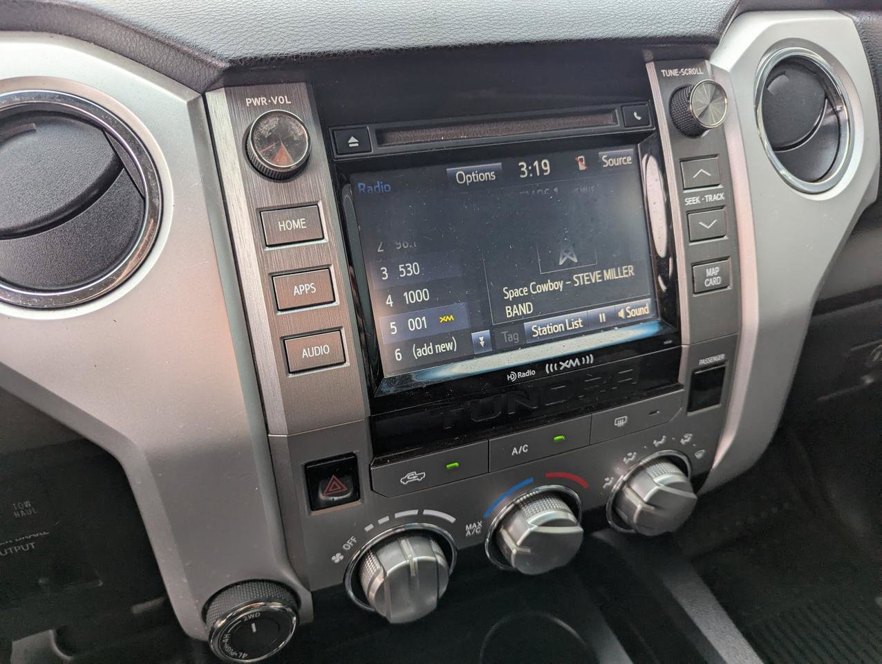 Used 2017 Toyota Tundra SR5 w/ SR5 Upgrade Package AWD/4WD image 19