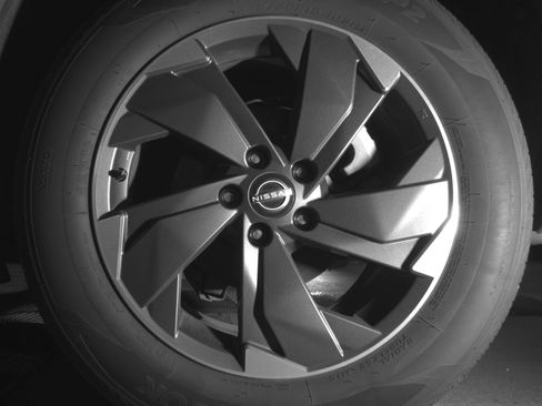 Used 2025 Nissan Rogue SV image 14