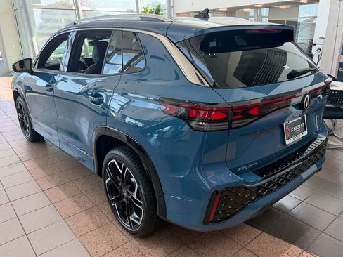 New 2026 Volkswagen Tiguan SEL R-Line image 10